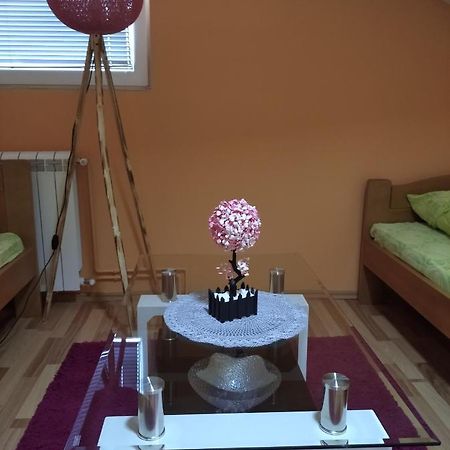 Buric Rooms Nikšić Bagian luar foto