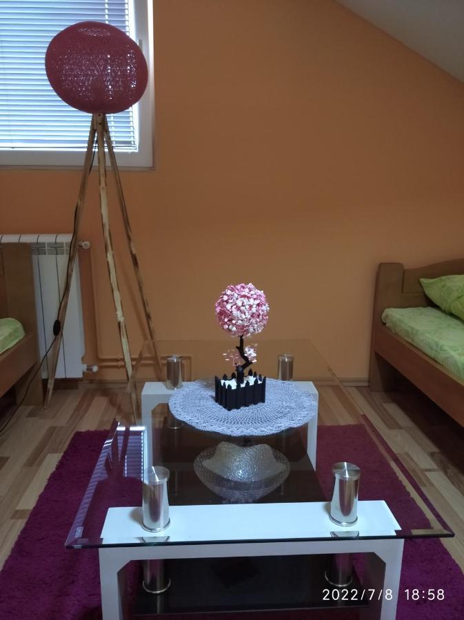 Buric Rooms Nikšić Bagian luar foto