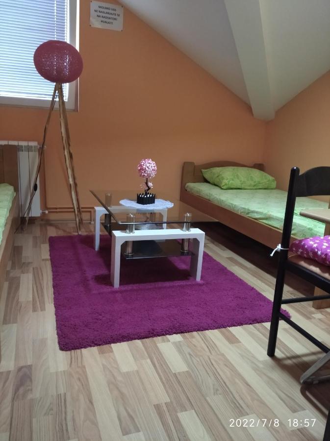 Buric Rooms Nikšić Bagian luar foto