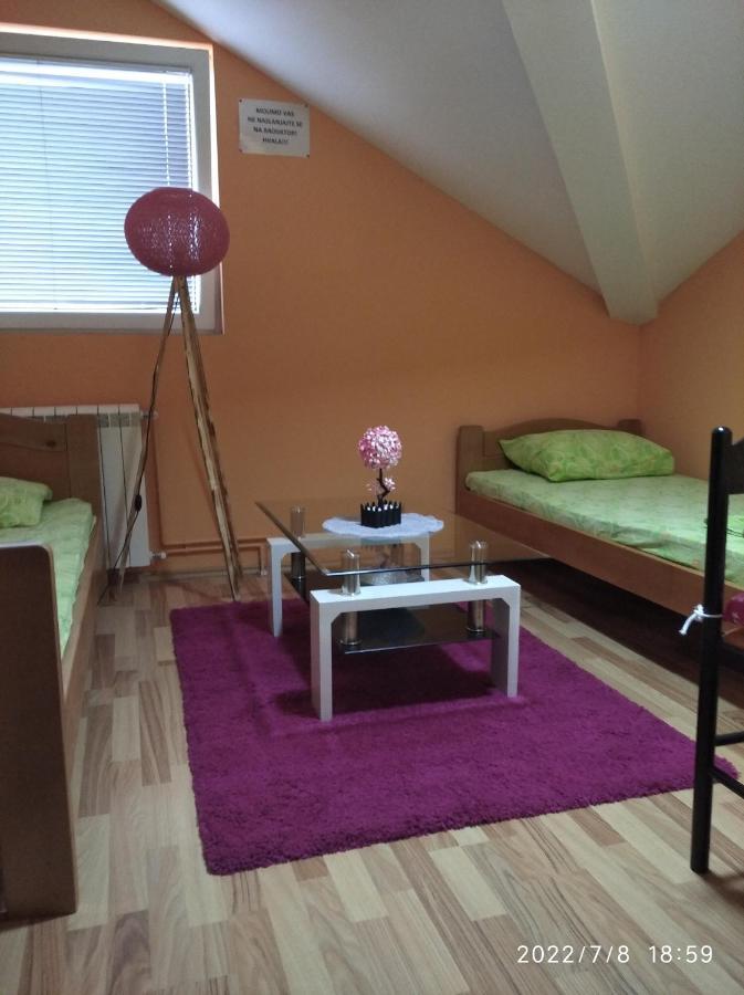 Buric Rooms Nikšić Bagian luar foto
