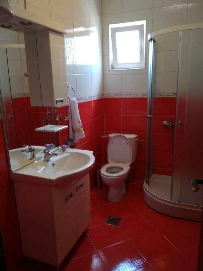 Buric Rooms Nikšić Bagian luar foto