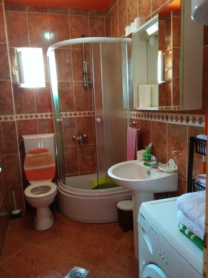 Buric Rooms Nikšić Bagian luar foto