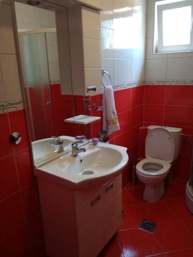 Buric Rooms Nikšić Bagian luar foto