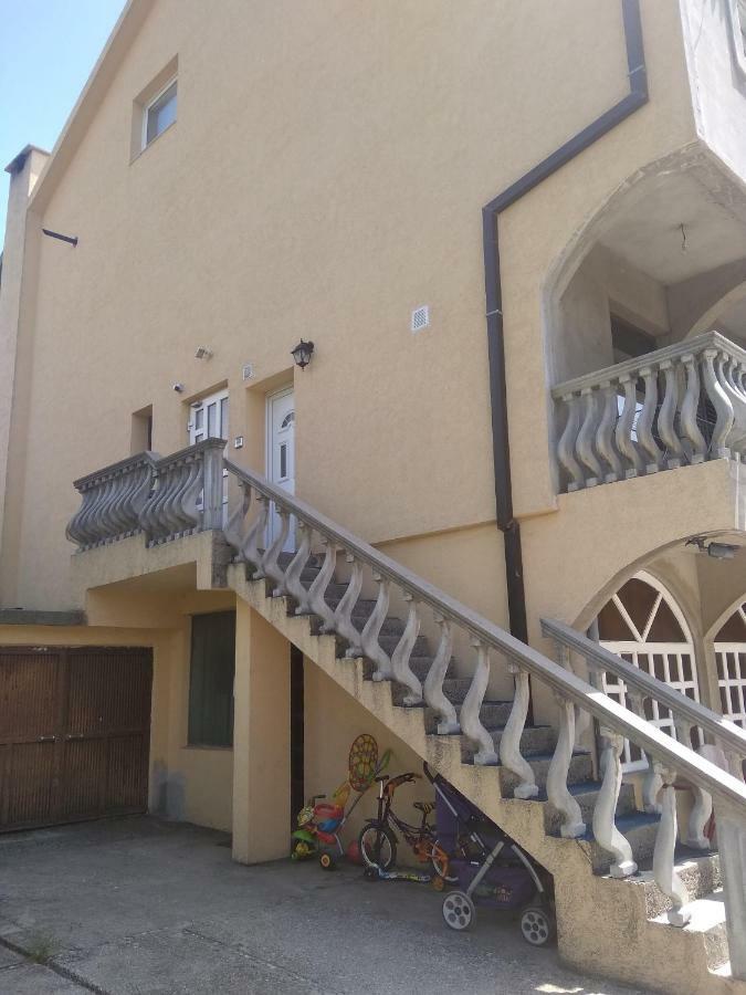 Buric Rooms Nikšić Bagian luar foto